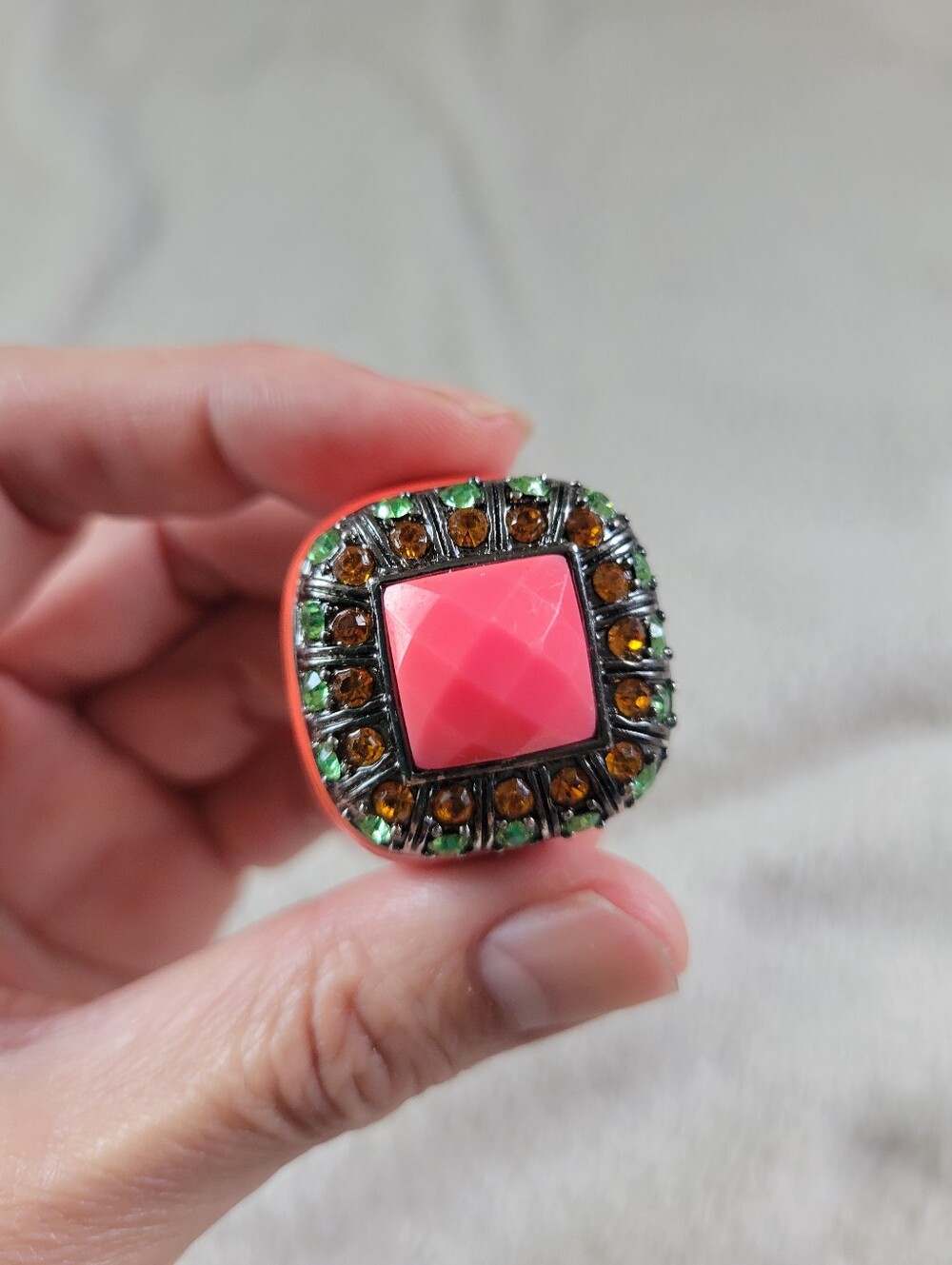 GUC Bold Chunky Mod Coral Pink Cocktail Statement Stretch Ring (US 7.5) - Picture 4 of 15